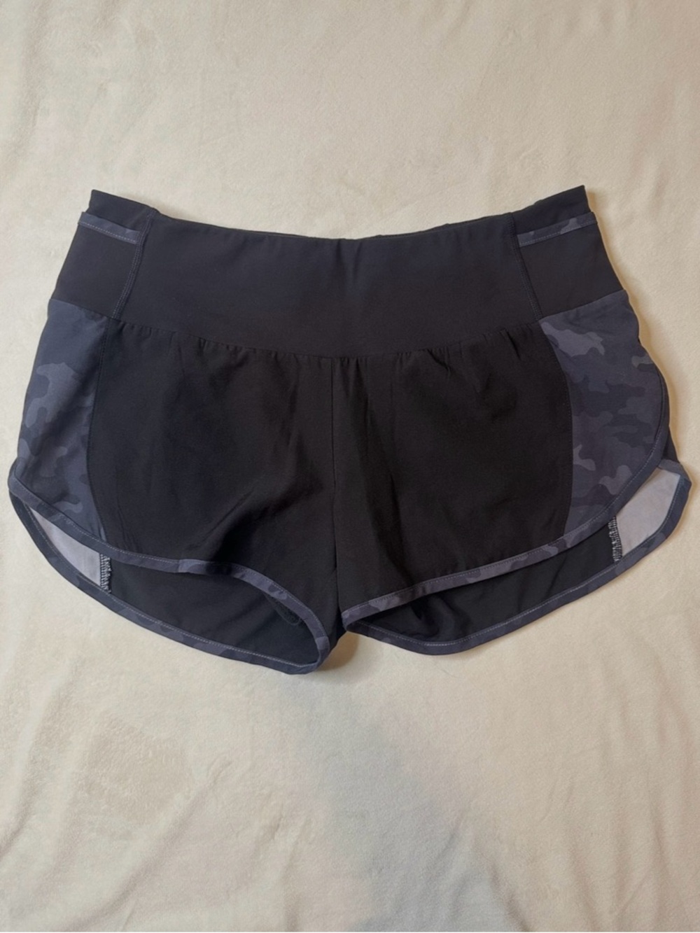 ZYIA Black w Grey Camo Women's Athletic Shorts w Liner Women’s Small